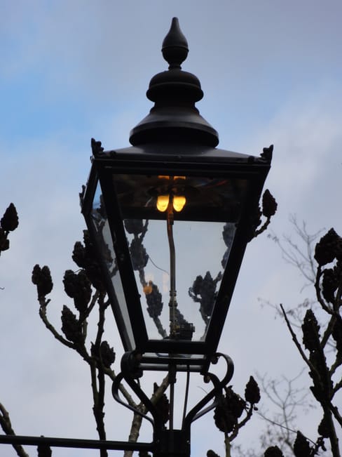 Gas light at Claremont off Hills Road