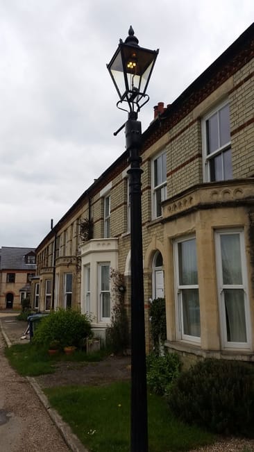 Gas light at South Green Road