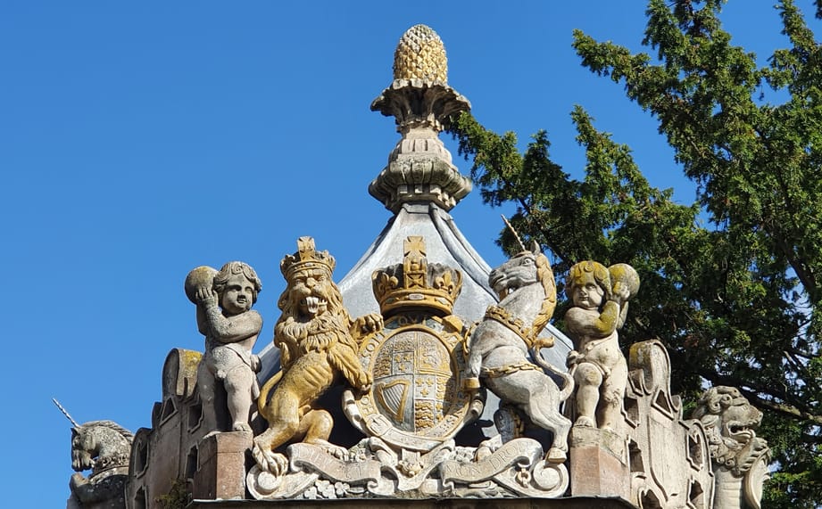 Hobson's Conduit drinking fountain top detail